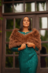 Capa de Plumas Marrón