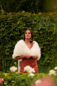 Capa de Plumas Blanca