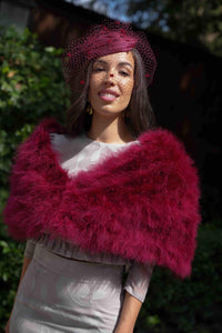 Capa de Plumas Granate